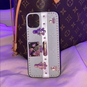 iPhone Crossbody Purse Case + Kickstand - Cream